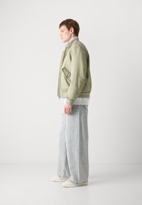 Thumbnail Image 6