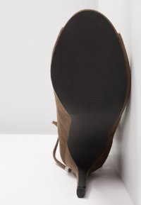 New Look Stivaletti con tacco - khaki