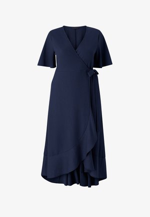 Marineblauwe wikkeljurk met korte, golvende mouwen, V-hals, ceintuur in de taille en asymmetrische gerimpelde zoom.