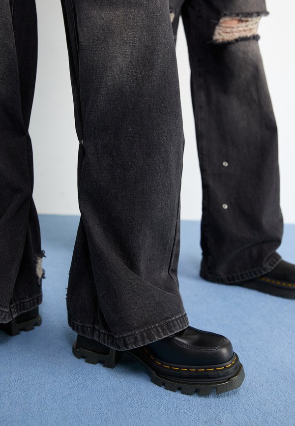 TERRA RIPPED UNISEX - Baggy Jeans3