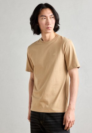 Scotch & Soda SEASONAL CORE REGULAR FIT LOGO - T-shirt basic - tannin