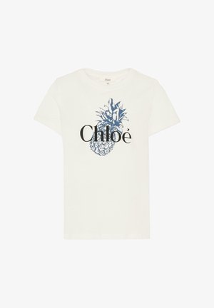 Biały bawełniany t-shirt z niebieską grafiką ananasa i napisem „Chloé” w pogrubionej czarnej czcionce na przodzie. Krótkie rękawy, okrągły dekolt.