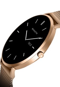 Montre ronde avec un cadran noir, des index horaires blancs et un bracelet en acier inoxydable doré maillé. Comprend un affichage de la date et une couronne.