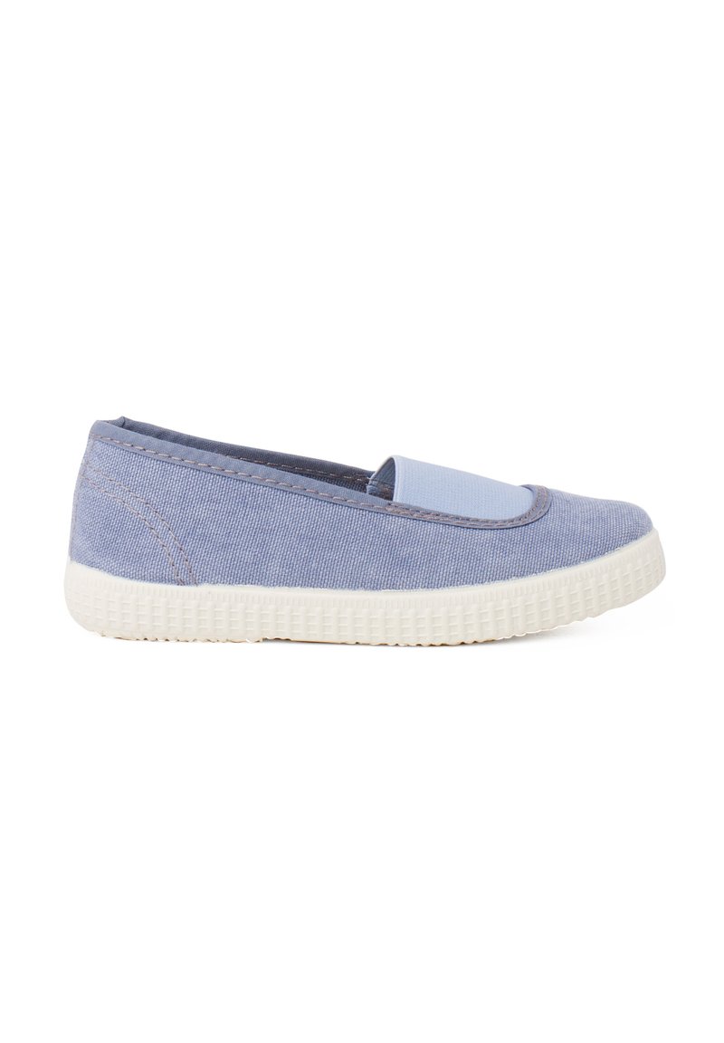 Pisamonas Slip-ons