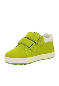 Sneakers verdi in suede con due cinturini in velcro, fodera in rete bianca e suola in gomma crema con accenti verdi. Design con punta rotonda.