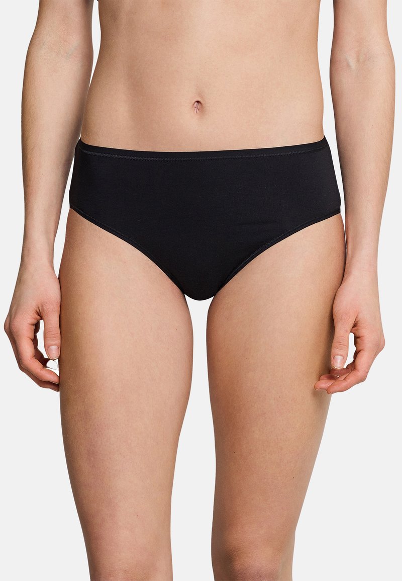 Schwarze Baumwollhipster-Briefs mit glatter Textur, hoher Taille und minimalen Nähdetails. Entworfen für täglichen Komfort und gute Abdeckung.