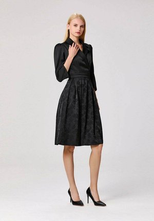 PATINEUSE EN BROCART - Robe de jour - noir