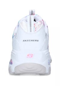 Sneaker bianca con accenti colorati, materiale sintetico, colletto imbottito e suola texturizzata. Presenta il logo "SKECHERS" sul retro.