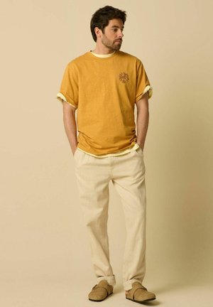 Sissy-Boy, SISSY-BOY HOSE MIT FISCHGRÄTENMUSTER - WEISS - Pantalon classique - weiß