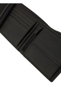 Portefeuille en cuir noir avec plusieurs emplacements pour cartes, un compartiment zippé et un matériau texturé pour une meilleure prise en main. Design minimaliste avec détail de logo.