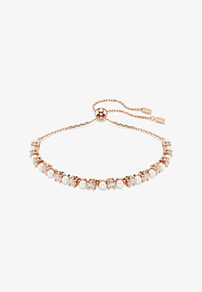 Rosegouden armband met afwisselend witte parels en transparante edelstenen, voorzien van een verstelbare ketting en een schuifkraalsluiting voor een veilige pasvorm.