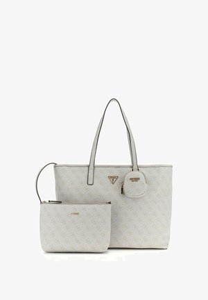 Grand sac fourre-tout beige clair avec double poignée et logo à motifs, accompagné d'une pochette assortie à fermeture éclair et d'une petite bourse à monnaie attachée.