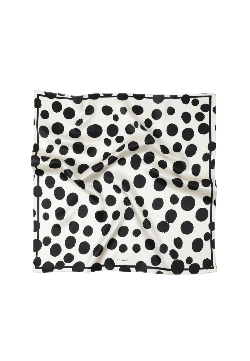 Écharpe en soie avec un fond blanc orné de grands pois noirs et une étroite bordure noire. Le tissu semble lisse et légèrement froissé.