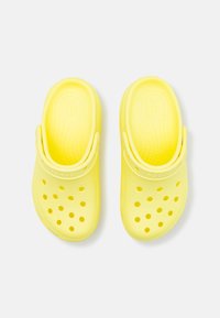 Crocs CLASSIC CUTIE - Pantofole - sulphur