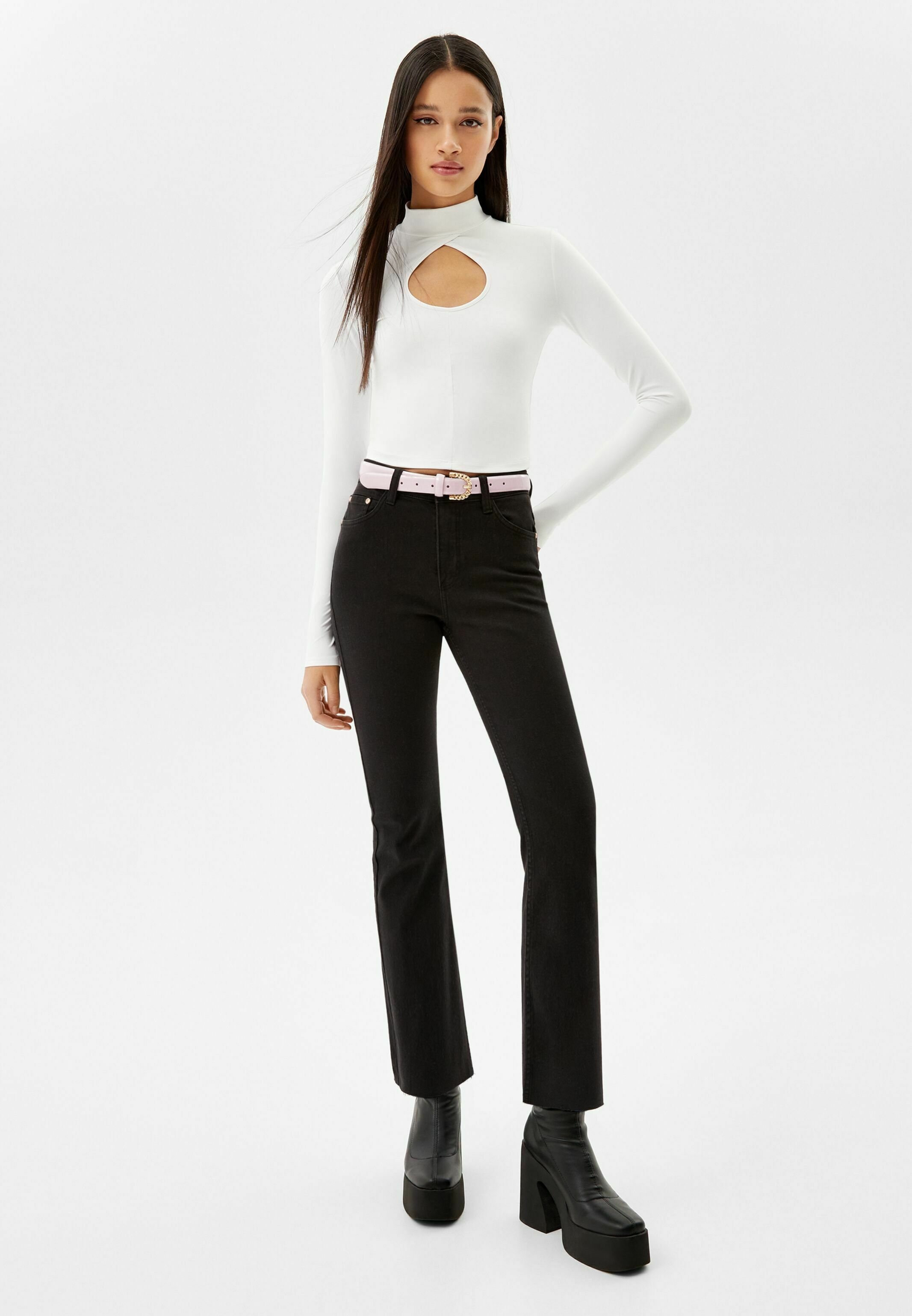 Bershka KICK FLARE TWILL - Trousers - black - Zalando.ie