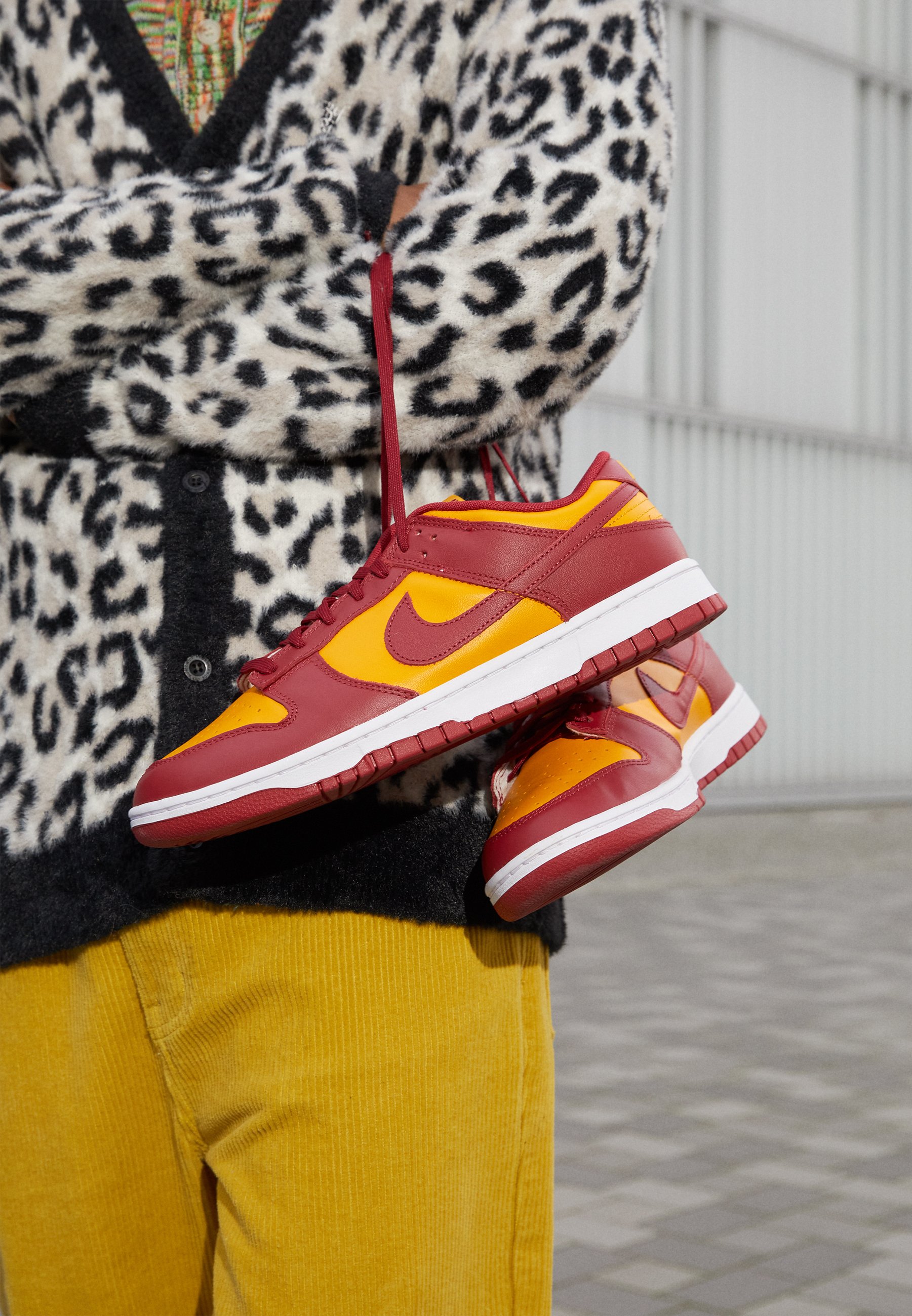Nike Sportswear DUNK RETRO - Trainers - midas gold/tough red/white/yellow -  Zalando.co.uk