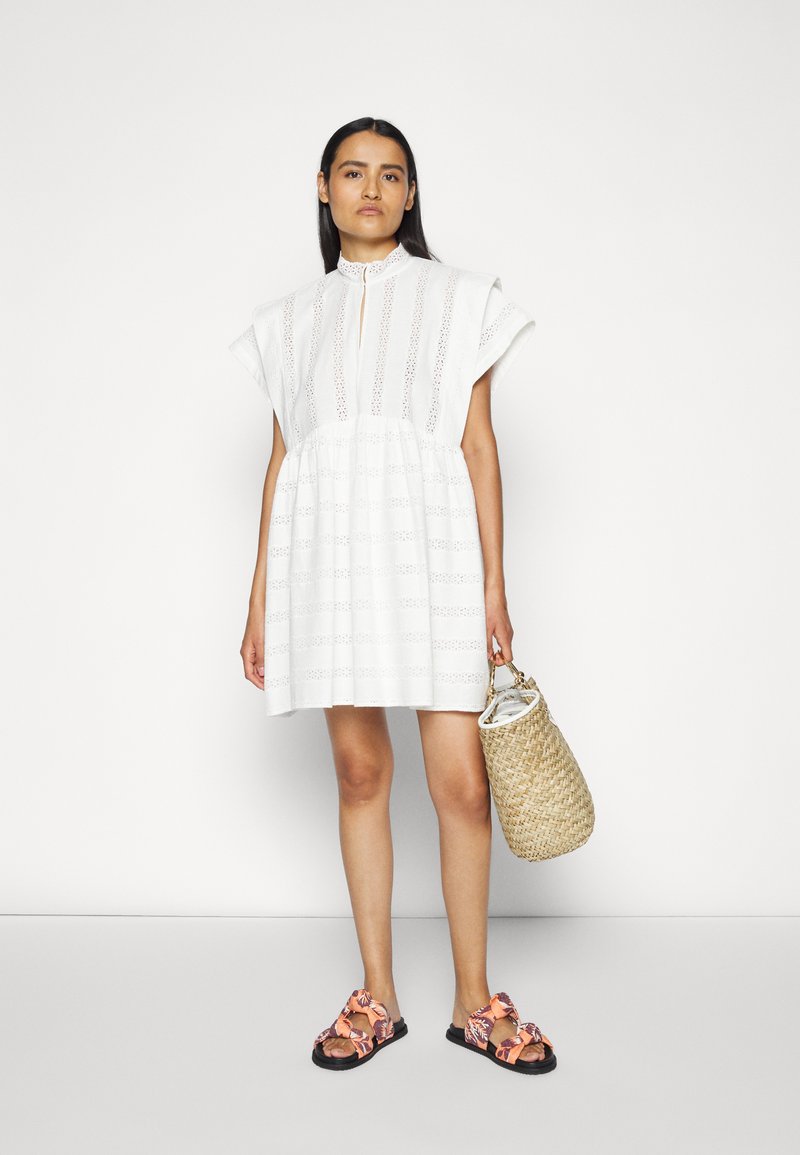 Damen Bekleidung | Claudie Pierlot RUSSEBIS Freizeitkleid ecru/offwhite - LG68481 Damen Bekleidung | Claudie Pierlot RUSSEBIS Freizeitkleid ecru/offwhite - LG68481