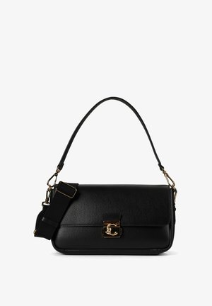 Zwarte leren handtas met een gestructureerde afwerking, voorzien van een gouden slot, een bovenhandvat en een afneembare band voor veelzijdigheid.