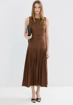 Vestido informal - brown
