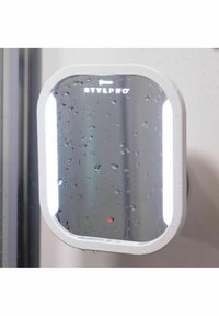 Fyrkantig spegel med en vit ram, imbevattnad med vattendroppar. Har en integrerad LED-lampa runt kanten och en röd indikatorlampa.