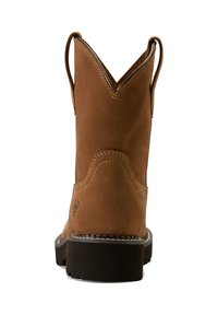 Braune Wildleder-Cowboystiefel mit einem spitzen Schaft, gewelltem Kragen und seitlichen Zugschlaufen. Verfügt über eine schwarze Gummisohle mit sichtbaren Nähten.