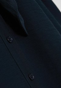 Reiss - Sukienka koszulowa