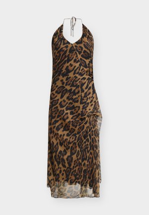 Leopardprint halterjurk in bruin en zwart doorschijnende stof. Heeft een geknoopte halslijn en een gedrapeerd ontwerp, met een asymmetrische zoom.