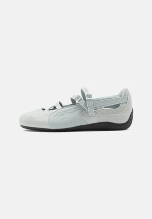 Puma, SPEEDCAT CROC - Ballerina's met enkelbandjes - white/vapor gray