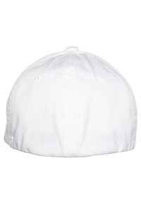 Witte baseballcap met een effen ontwerp, voorzien van een ronde kroon, een gestikte bovenknop en zonder zichtbare logo's of patronen.