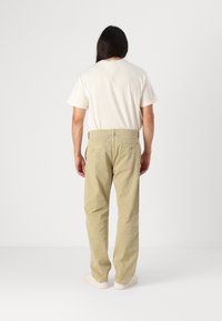 Tommy Jeans OTIS  - Chinos - relic tan