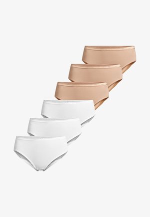 Tre beige og tre hvide kvindelige bomuldsunderbukser i brief-stil, arrangeret i to diagonale rækker på en hvid baggrund.