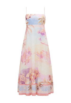 Maxi sukienka z lekkiego materiału, z pastelowym nadrukiem krajobrazowym przedstawiającym palmy i akcenty plażowe, regulowane ramiączka spaghetti oraz warstwowy dół.