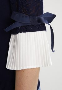 Molly Bracken Stickad tröja - dark blue