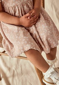Next REGULAR FIT - Jerseykleid - neutral