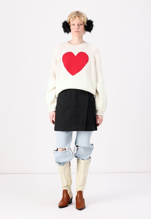 Curve Love High Rise 90s Relaxed Jean - Straight leg jeans4