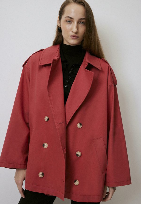 SHORT GABARDINE TRENCHCOAT - Kurzmantel