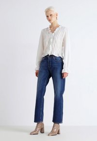 RAID TULIPA - Gležnjarji z visoko peto - nude