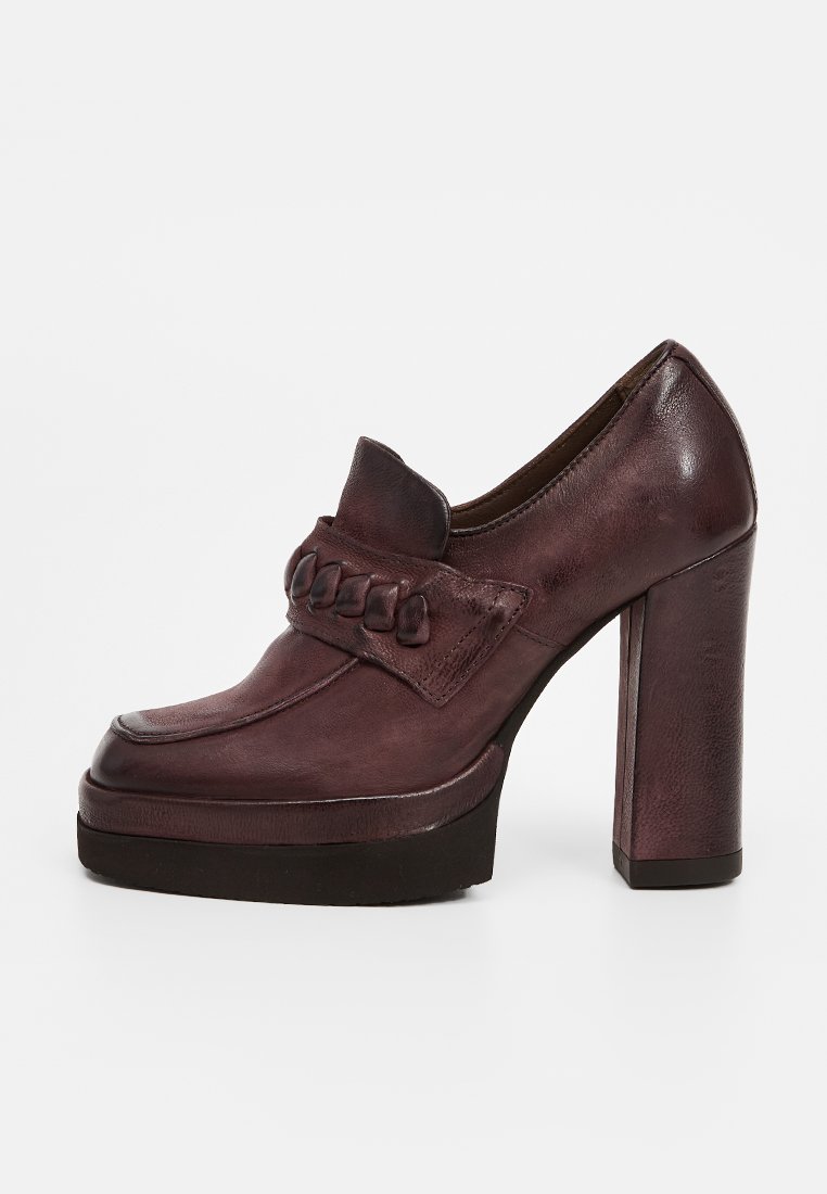 a.s.98 Plateaupumps donkerbruin