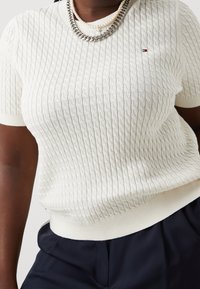 Tommy Hilfiger Curve T-shirt con stampa - off-white