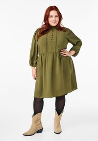 Zizzi 3/4-ÄRMELN - Abito a camicia - winter moss
