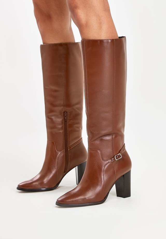 bottes marron chaussea