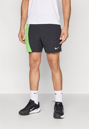 NIKECOURT  - Krótkie spodenki sportowe