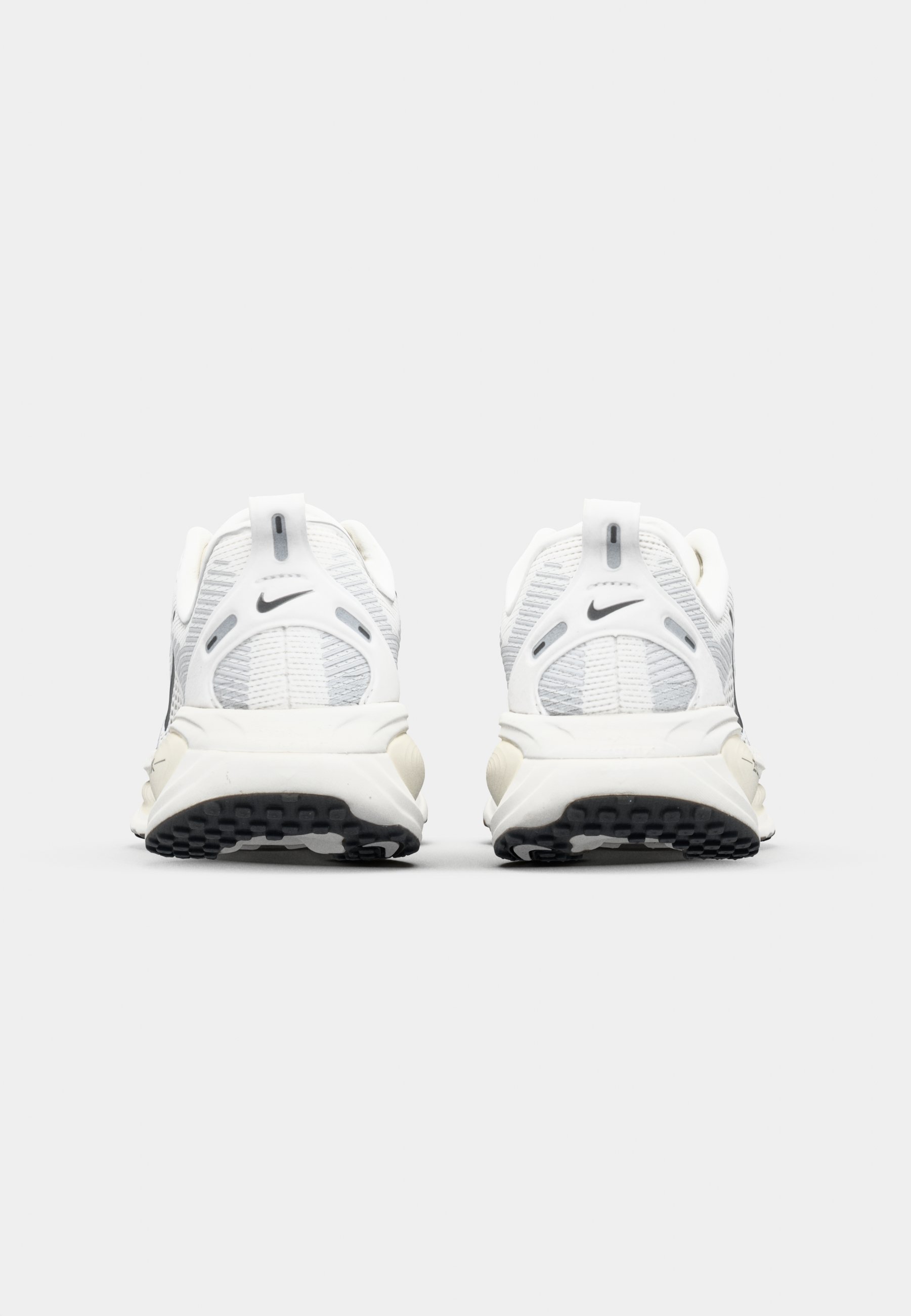 nike ghost racer white pure platinum