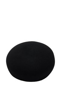 Okrągła czarna wełniana czapka o gładkiej fakturze i miękkim wykończeniu, charakteryzująca się prostym, nieozdobionym wzorem.