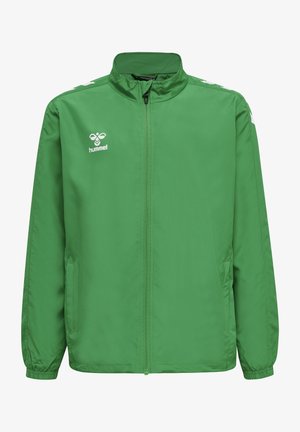 Giacca leggera verde realizzata in tessuto liscio e resistente all'acqua. Presenta una zip completa, colletto alto e un logo bianco sul petto sinistro.