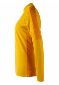 Gele lange mouwen sportshirt met een hoge kraag, gestructureerde oranje zijpanelen en een gladde stof voor comfort en ademend vermogen.