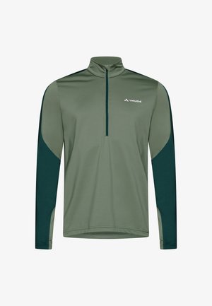 Olivgrünes langärmeliges Sportoberteil mit dunkelgrünen Ärmeln, Viertel-Reißverschluss am Kragen und weißem Vaude-Logo auf der linken Brust.