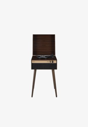 Tocadiscos de madera con un acabado de nogal oscuro, acentos dorados y una rejilla de altavoz texturizada. Cuenta con una tapa removible y perillas de control sencillas.