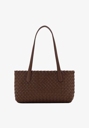 Sac à main en cuir marron avec un motif tissé, avec deux longues anses fines pour un port à l'épaule.
