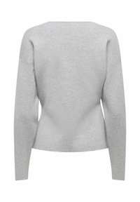 Siva jopa z dolgimi rokavi in okroglim izrezom. Gladek tekstura in subtilni rebrasti poudarki na ramenih. Preprost dizajn.